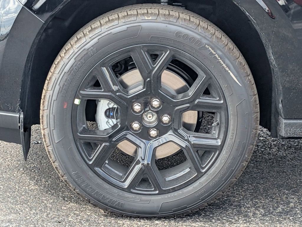 New 2026 Ford Maverick Lariat w/ Black Appearance Package image 14