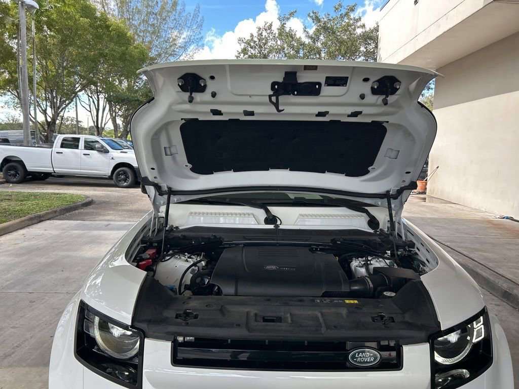 Used 2024 Land Rover Defender 110 S image 12