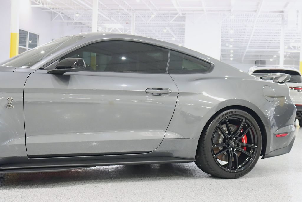 Used 2021 Ford Mustang Shelby GT500 RWD image 3