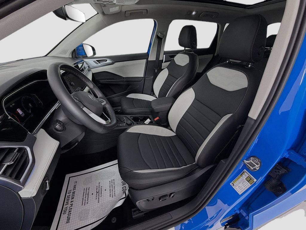 Certified 2025 Volkswagen Taos SEL AWD/4WD image 22