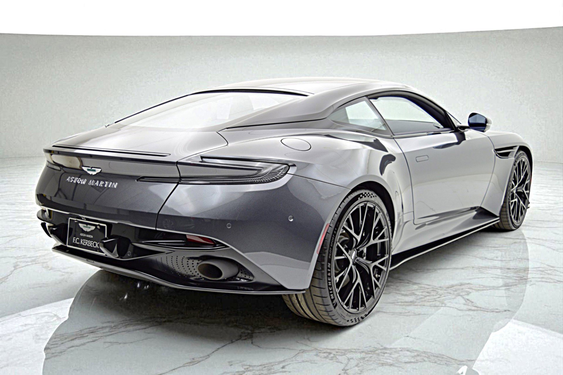 Used 2024 Aston Martin DB12 Coupe image 16
