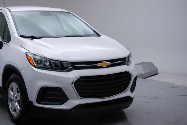 Used 2020 Chevrolet Trax LS w/ Tint and Cruise Package FWD image 10
