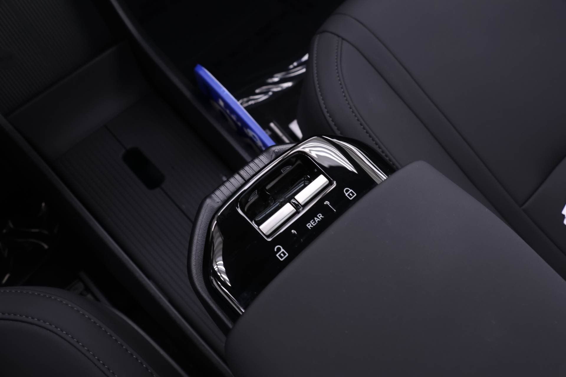 Certified 2025 Volvo EX30 Plus image 11