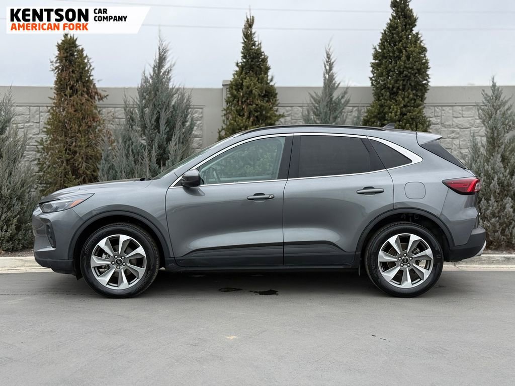 Used 2025 Ford Escape Platinum image 4