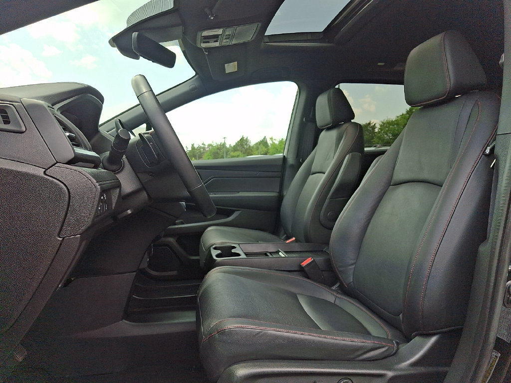 Used 2024 Honda Odyssey Sport image 13
