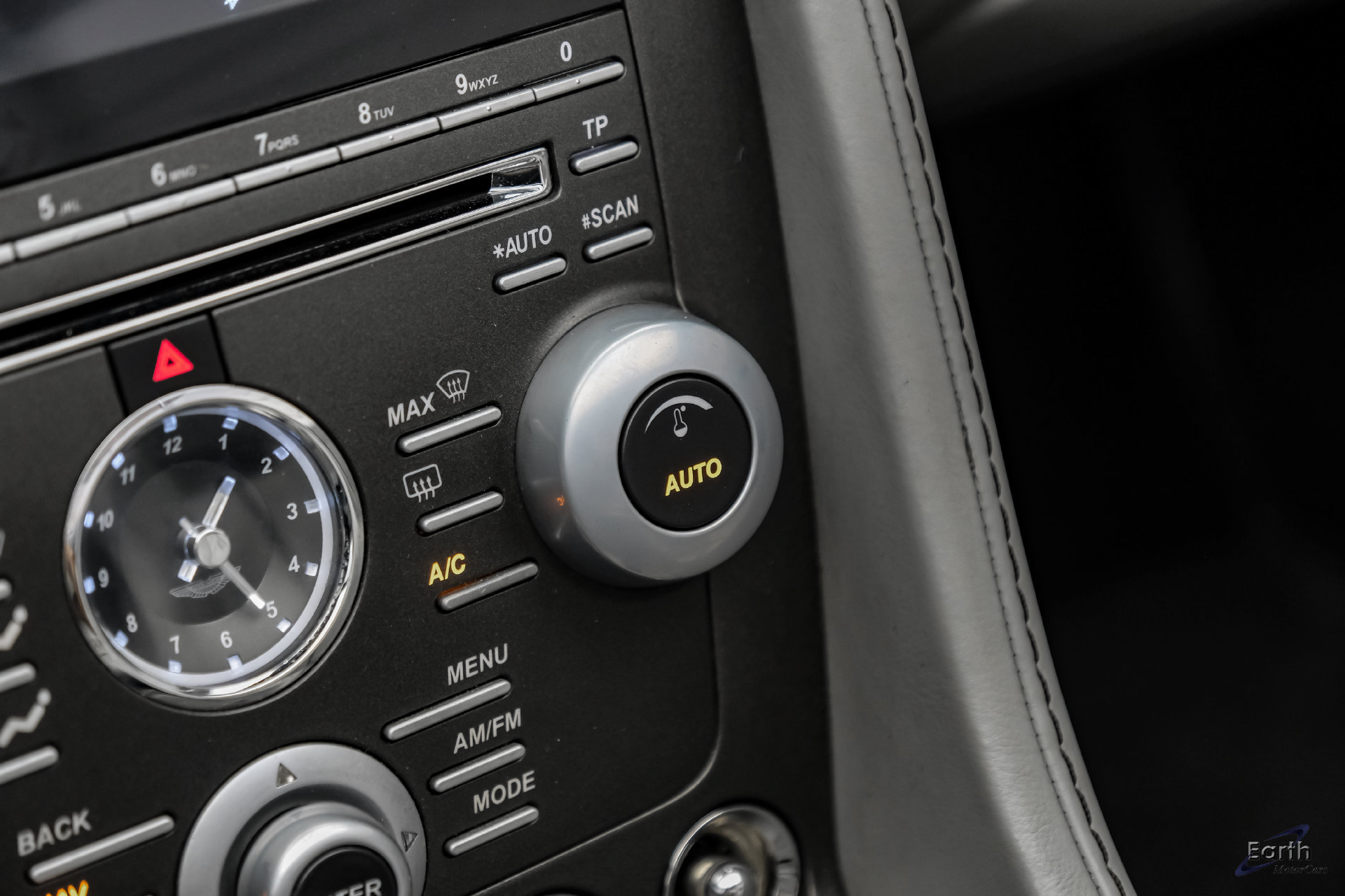 Used 2015 Aston Martin V8 Vantage GT RWD image 81