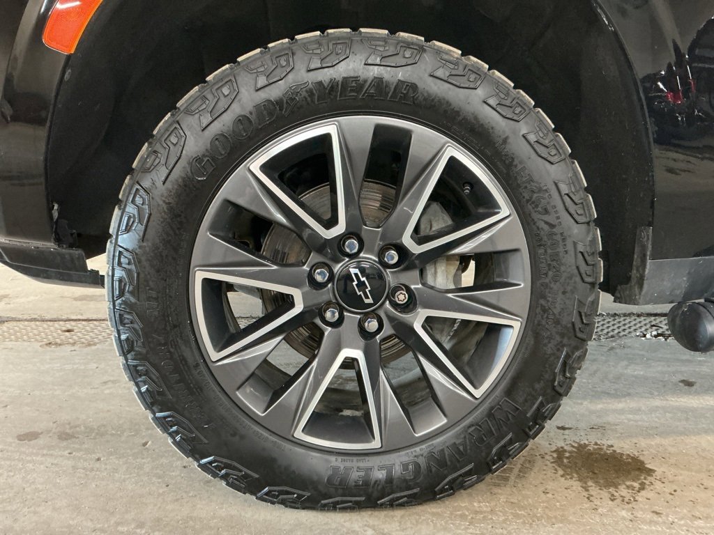 Used 2024 Chevrolet Suburban Z71 w/ Max Trailering Package image 35