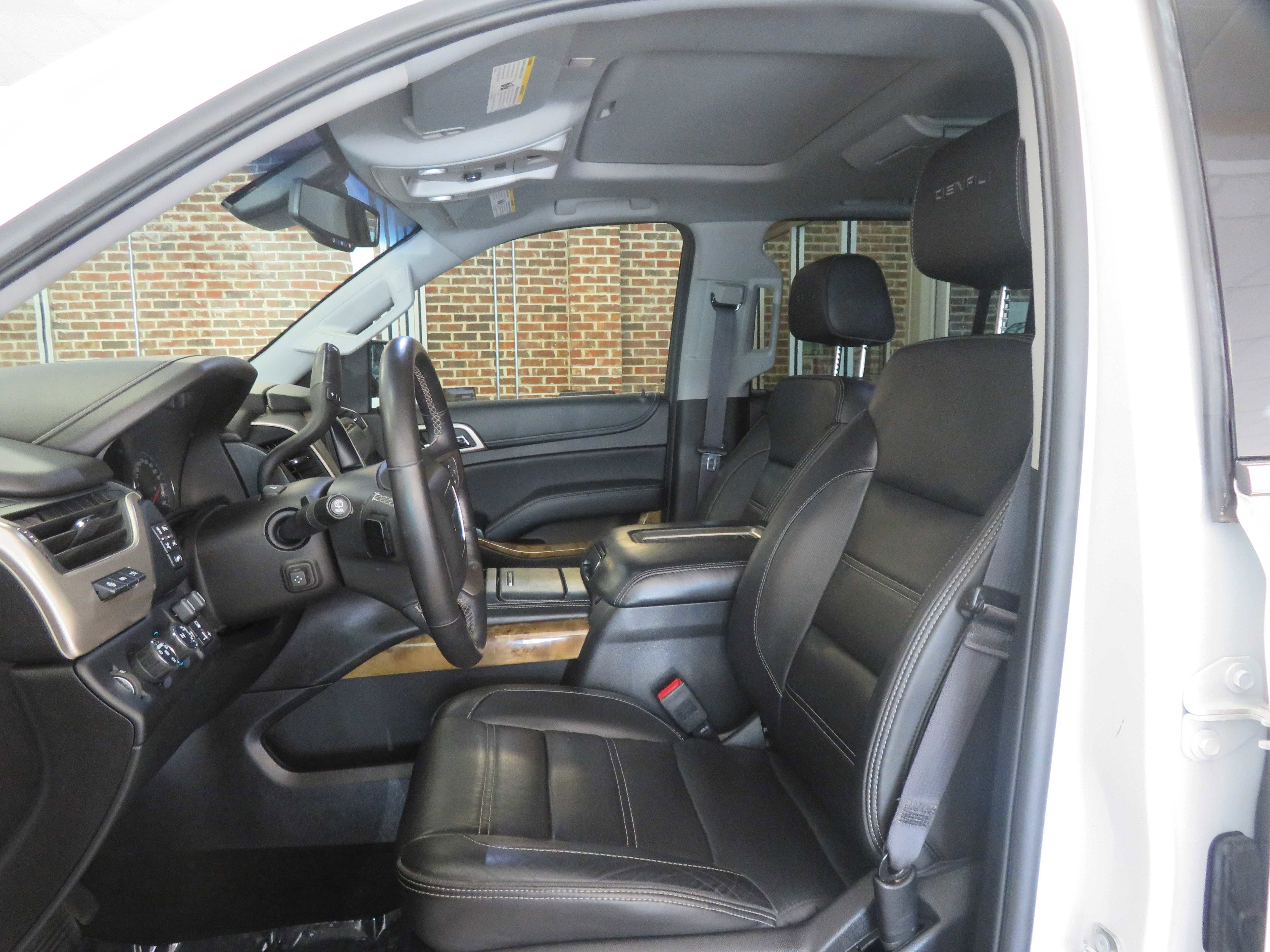 Used 2017 GMC Yukon XL Denali w/ Open Road Package AWD/4WD image 15