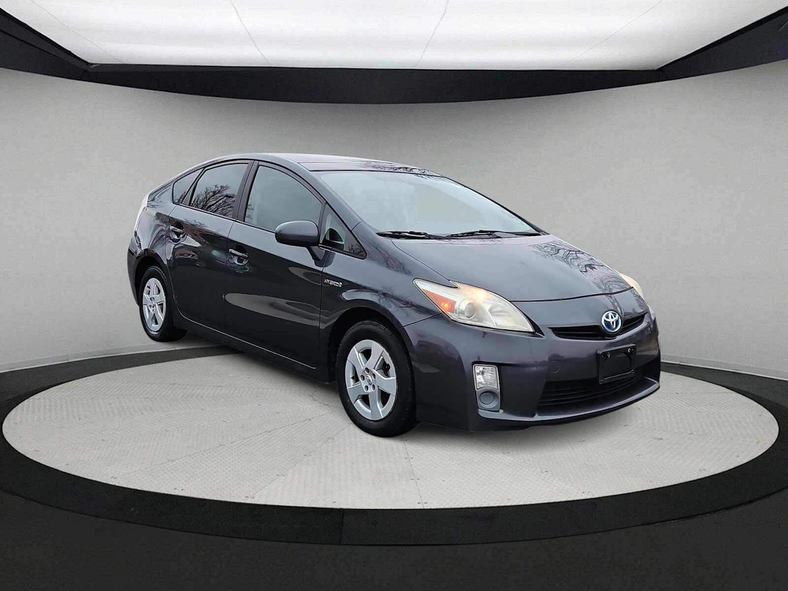 Used 2010 Toyota Prius Five image 2