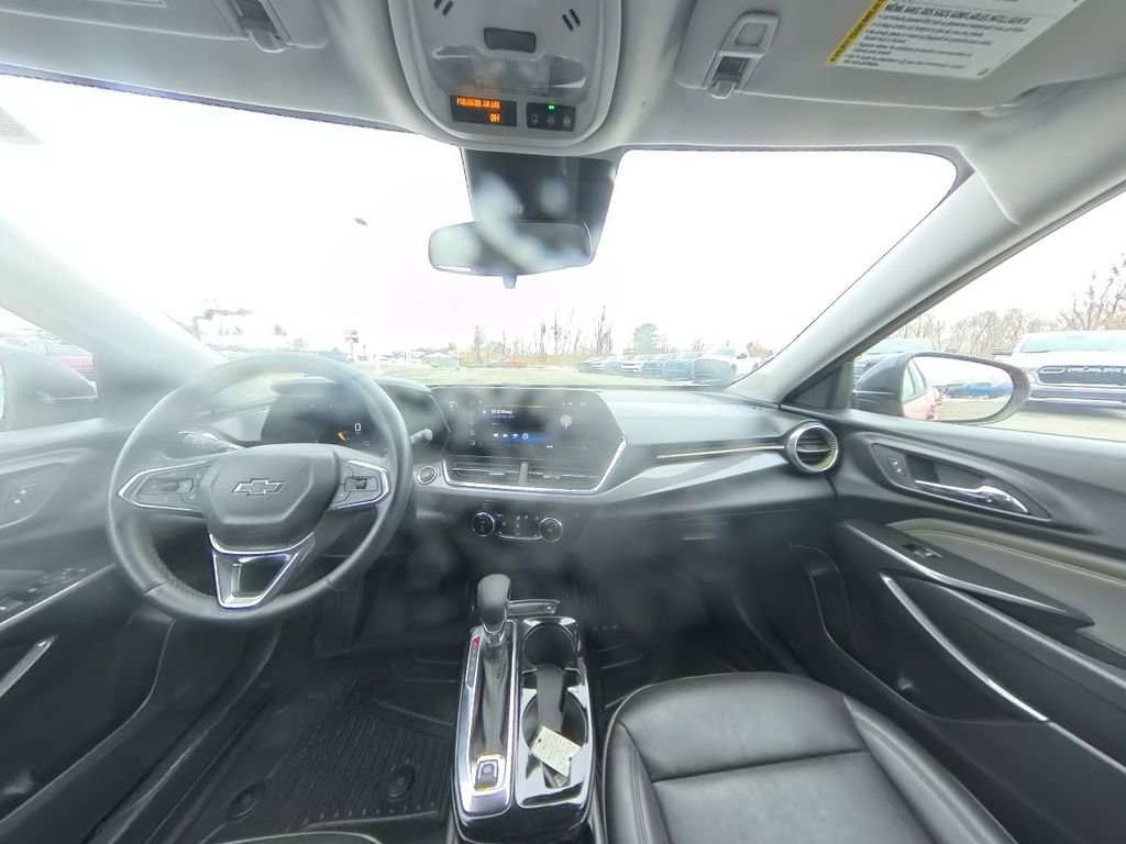 Used 2024 Chevrolet Trax ACTIV image 24