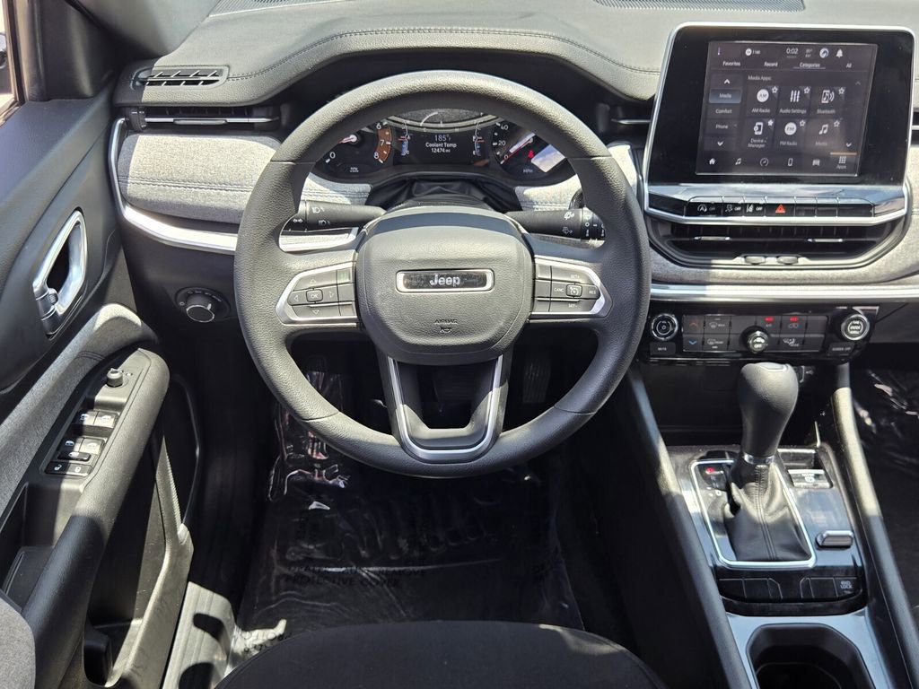 Used 2025 Jeep Compass Sport AWD/4WD image 11
