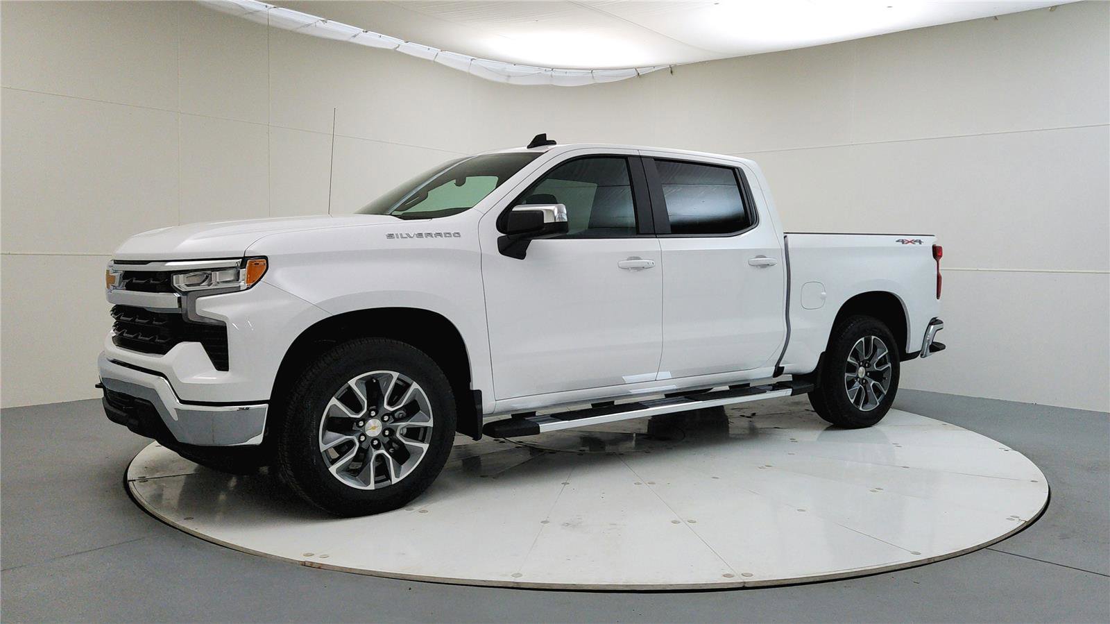 Used 2026 Chevrolet Silverado 1500 LT w/ Protection Package AWD/4WD image 3