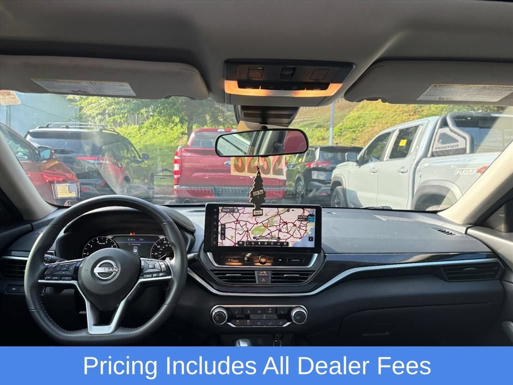 Used 2023 Nissan Altima 2.5 SR w/ SR Premium Package AWD/4WD image 6