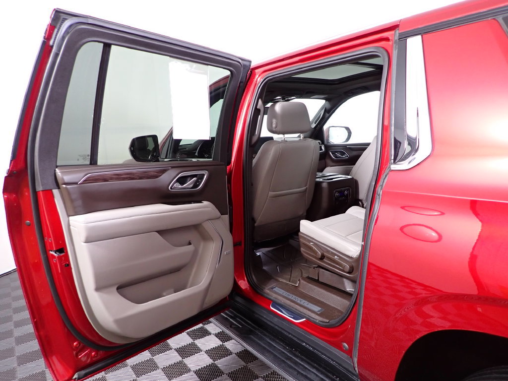Used 2021 Chevrolet Suburban LT AWD/4WD image 36
