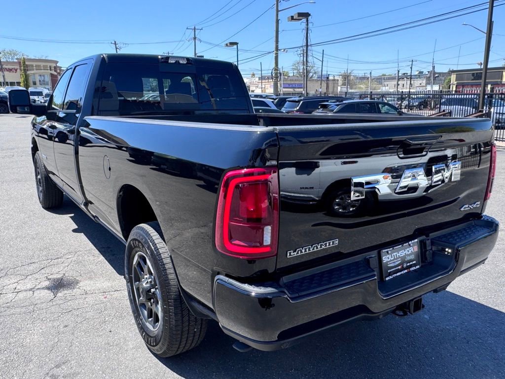 Used 2025 RAM 3500 Limited AWD/4WD image 5