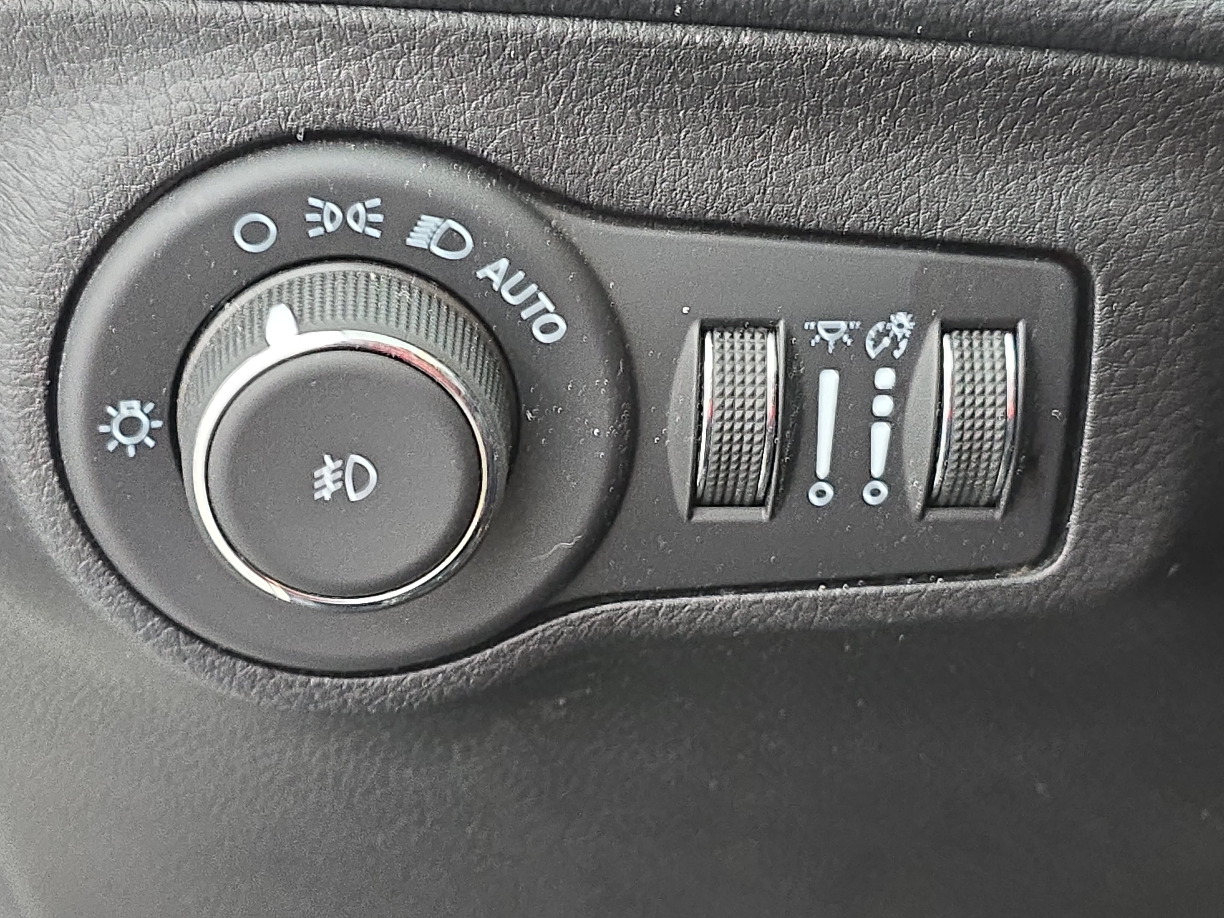 Used 2021 Jeep Compass Latitude w/ Sun and Sound Group AWD/4WD image 26