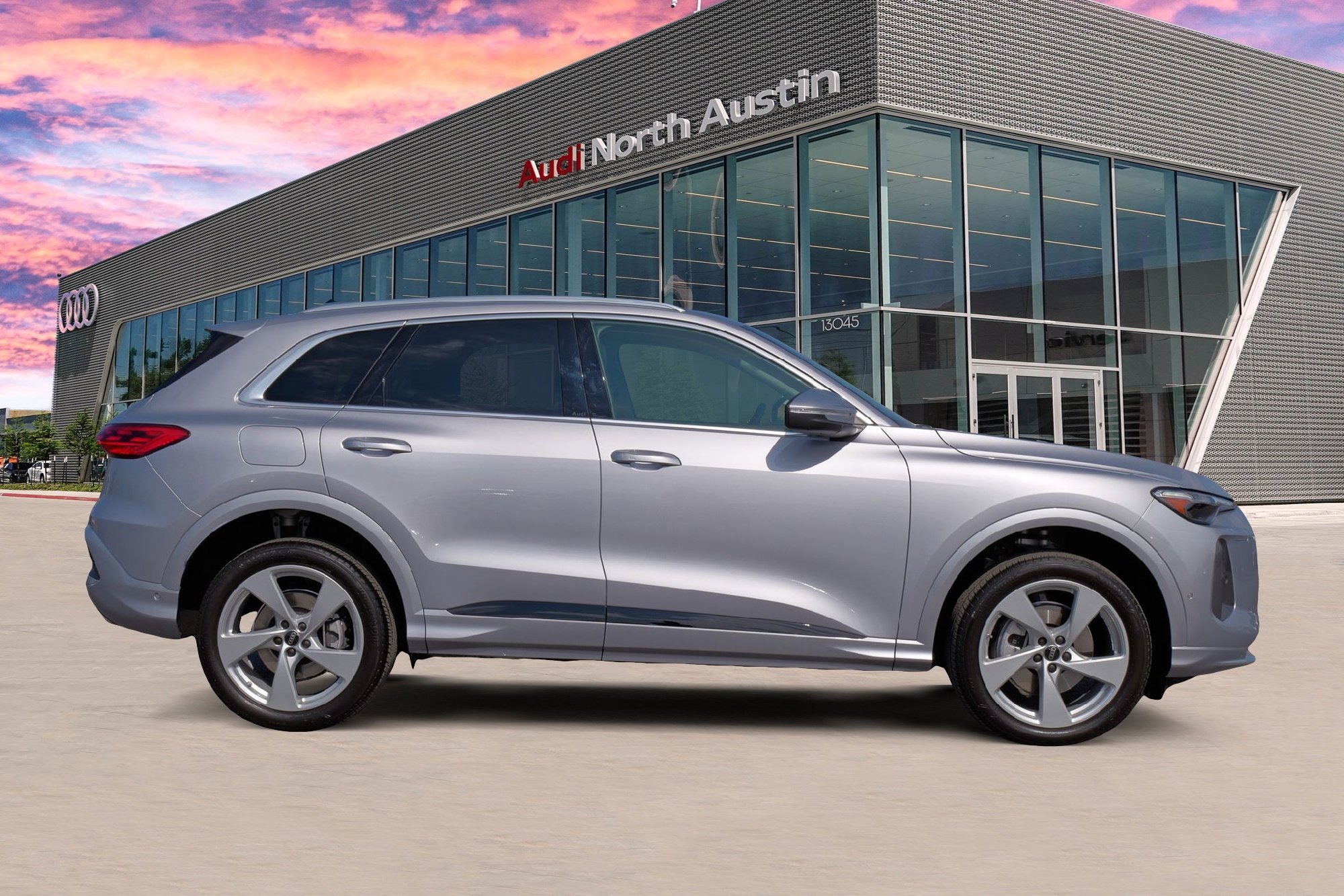 Used 2025 Audi Q5 Premium Plus w/ Premium Plus image 4