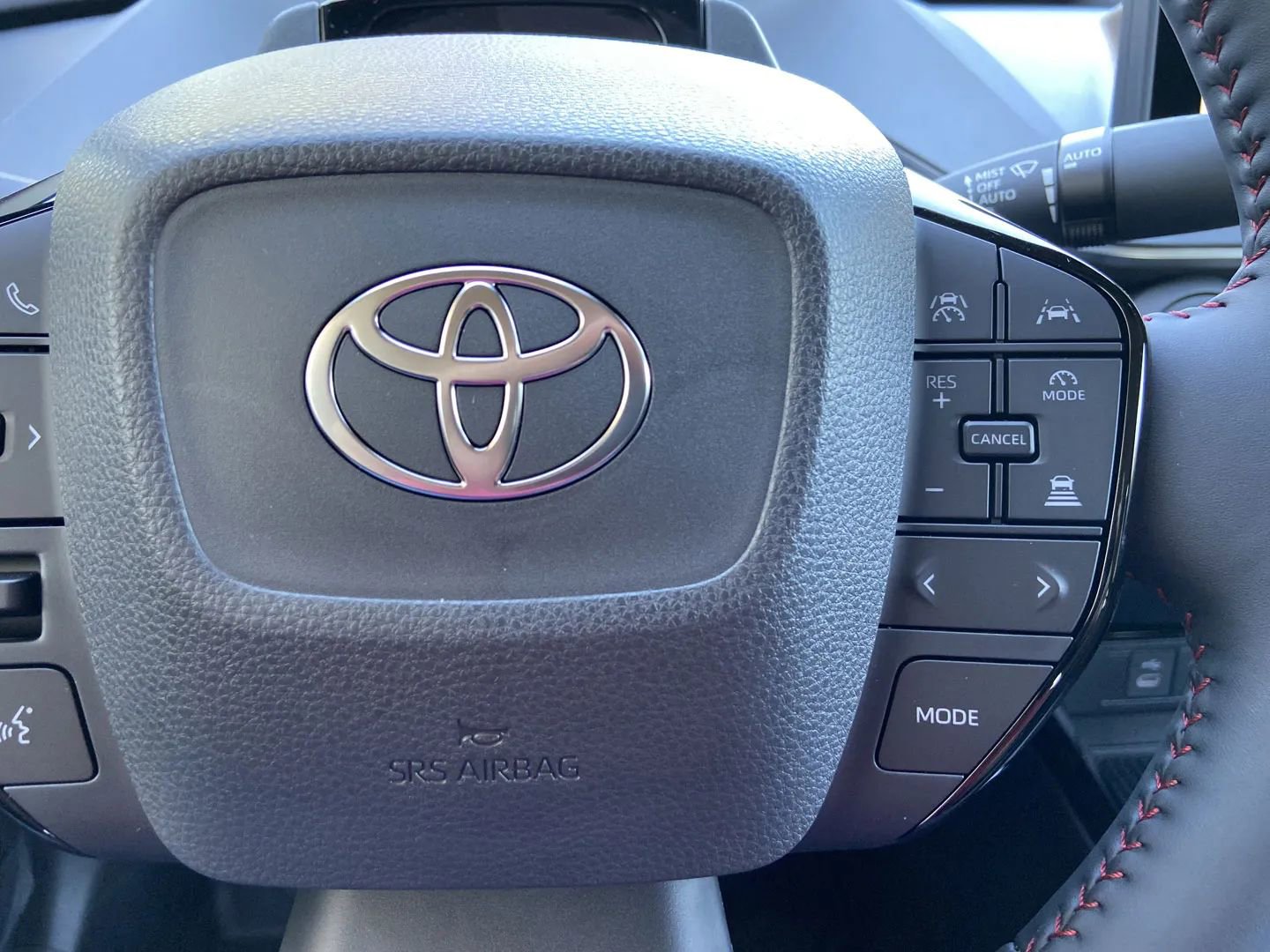 Used 2025 Toyota Prius Plug-In Hybrid image 15