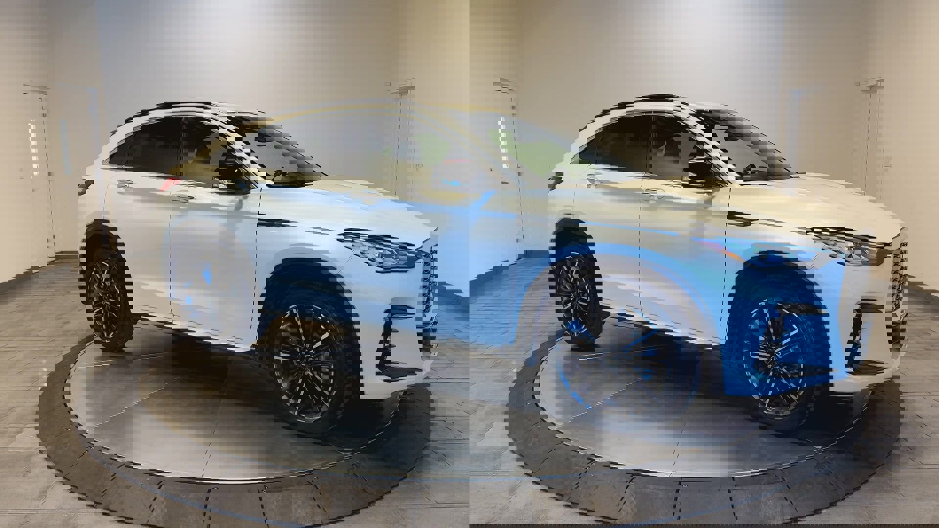 Certified 2023 INFINITI QX55 Luxe w/ Cargo Package image 2