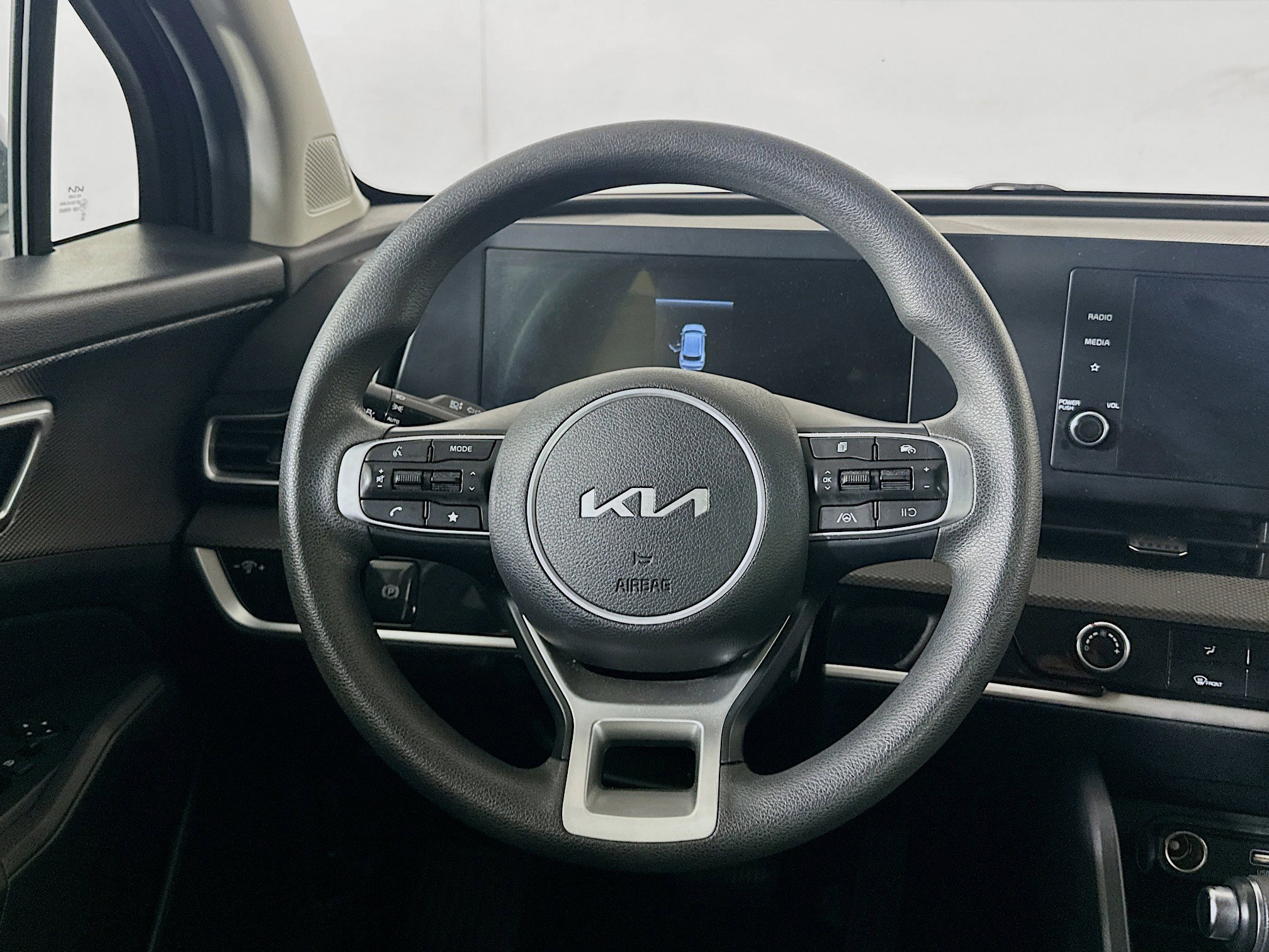 Used 2024 Kia Sportage LX image 17