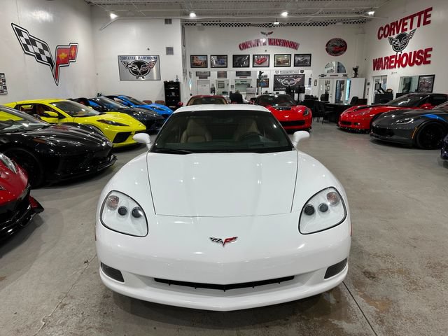 Used 2007 Chevrolet Corvette Coupe w/ Preferred Equipment Group RWD image 3