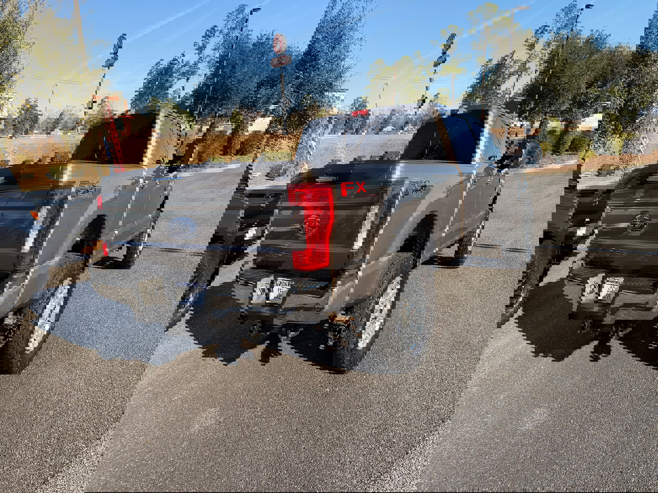 Used 2019 Ford F250 Lariat w/ Chrome Package image 5