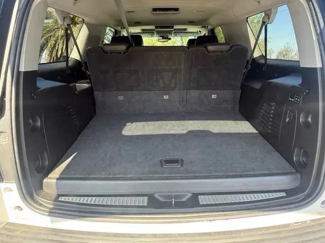 Used 2018 Cadillac Escalade ESV Premium Luxury RWD image 32