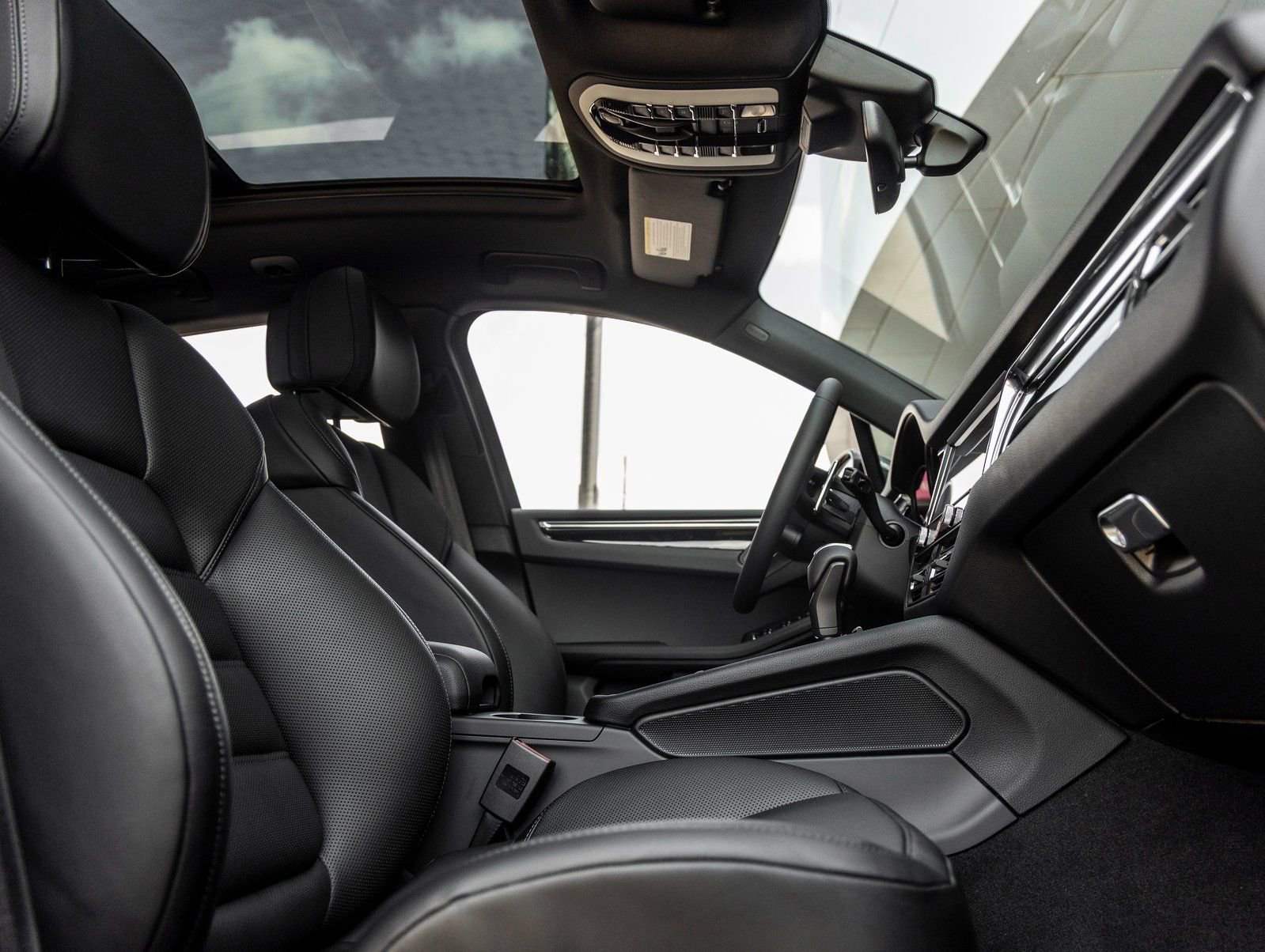 Used 2026 Porsche Macan image 43