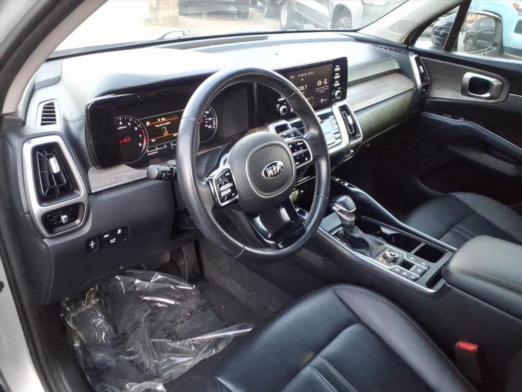 Used 2021 Kia Sorento EX w/ Panoramic Sunroof Package image 12