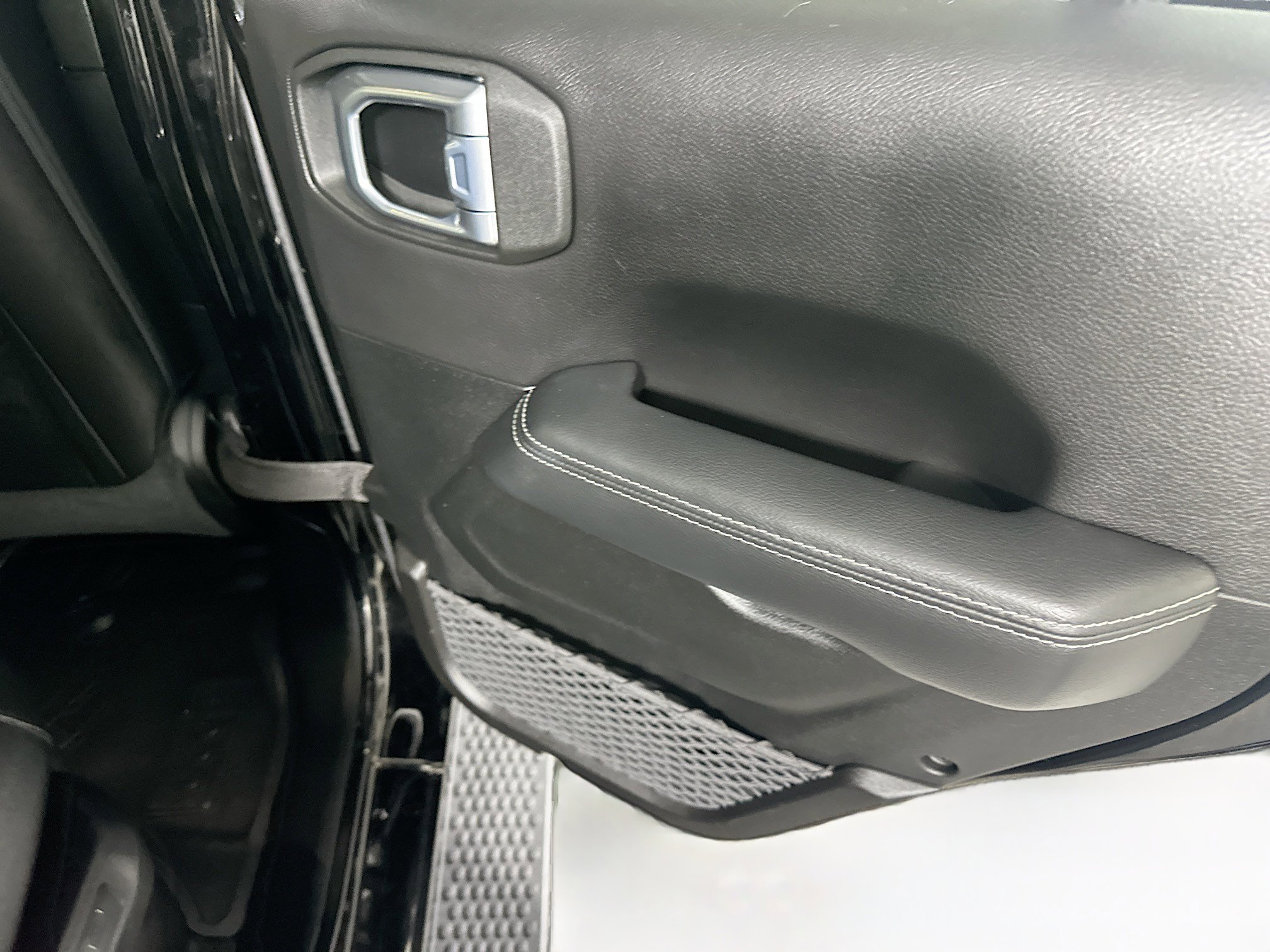 Used 2023 Jeep Wrangler Sahara w/ Cold Weather Group image 28