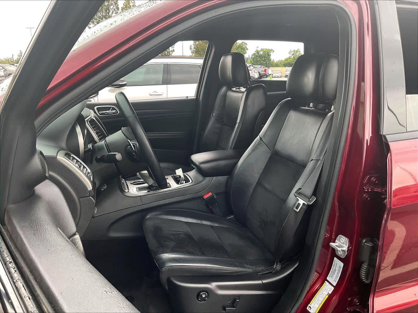 Used 2017 Jeep Grand Cherokee Altitude image 25