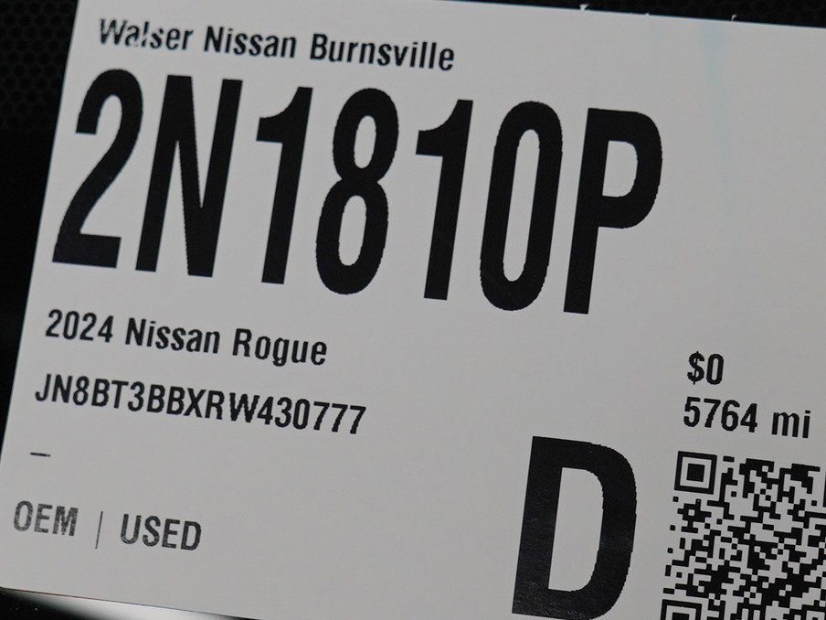 Used 2024 Nissan Rogue SV w/ SV Premium Package image 31