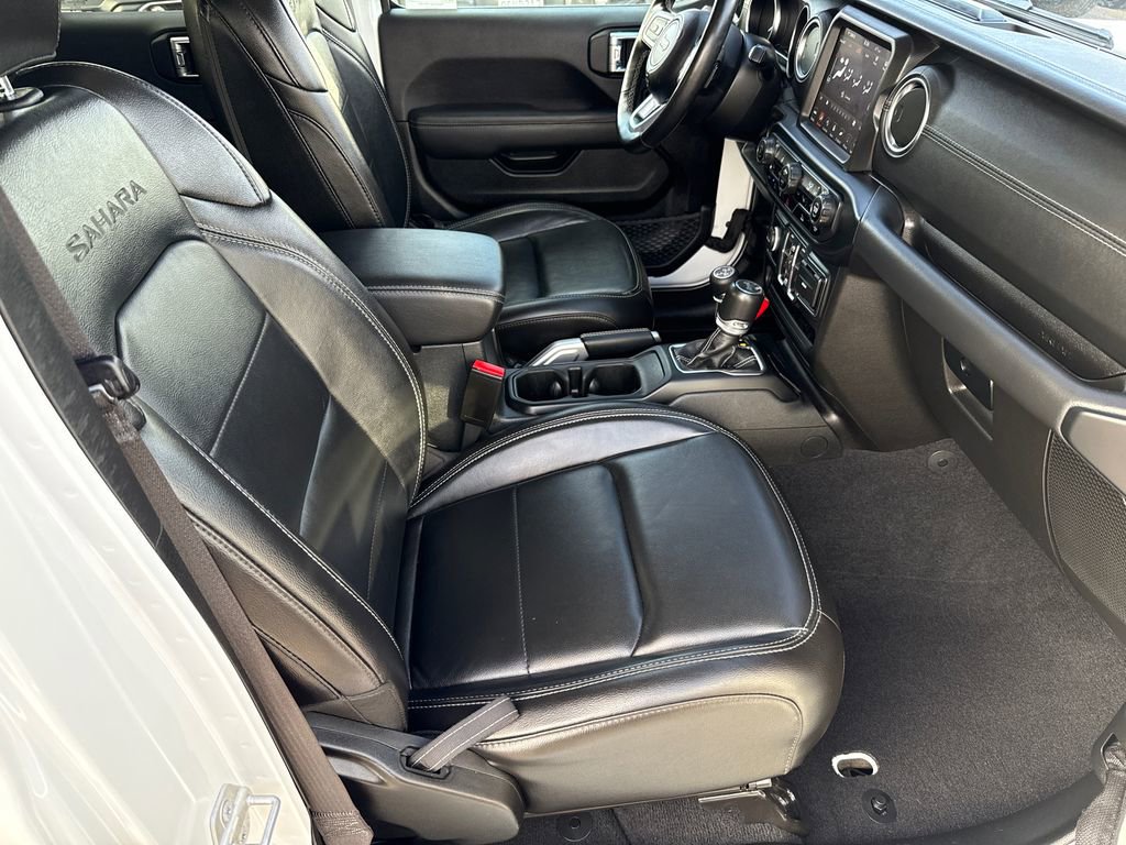 Used 2022 Jeep Wrangler Unlimited Sahara w/ Cold Weather Group image 14