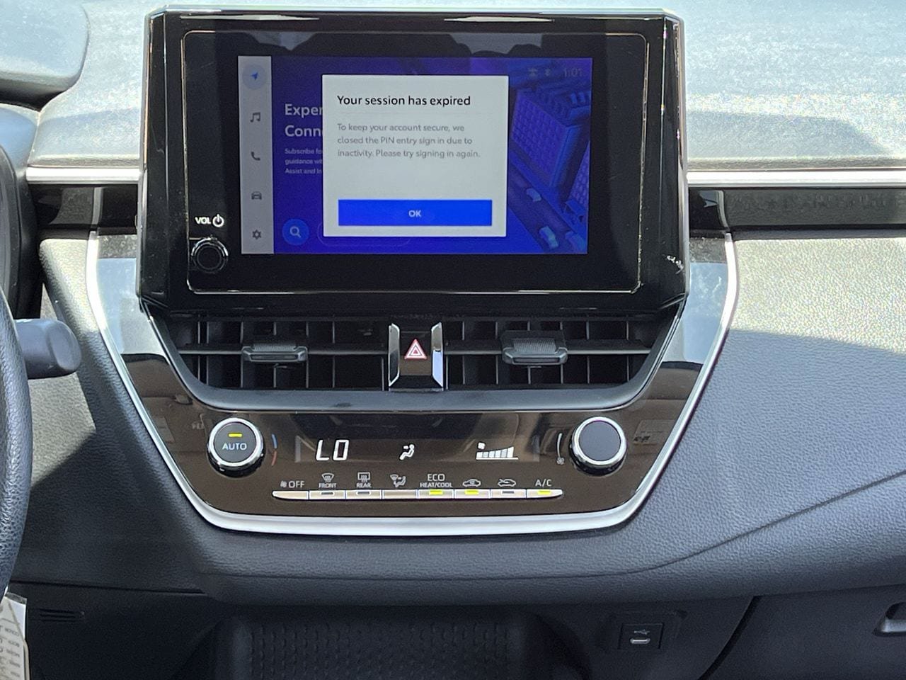 Used 2025 Toyota Corolla LE FWD image 15