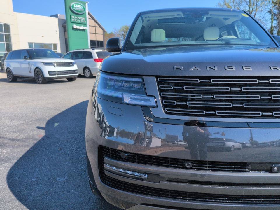 New 2026 Land Rover Range Rover Long Wheelbase SE AWD/4WD image 22