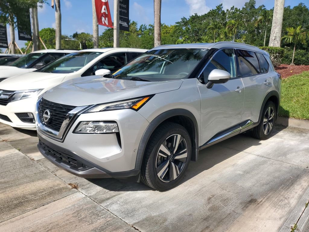 Used 2022 Nissan Rogue SL w/ SL Premium Package FWD image 2
