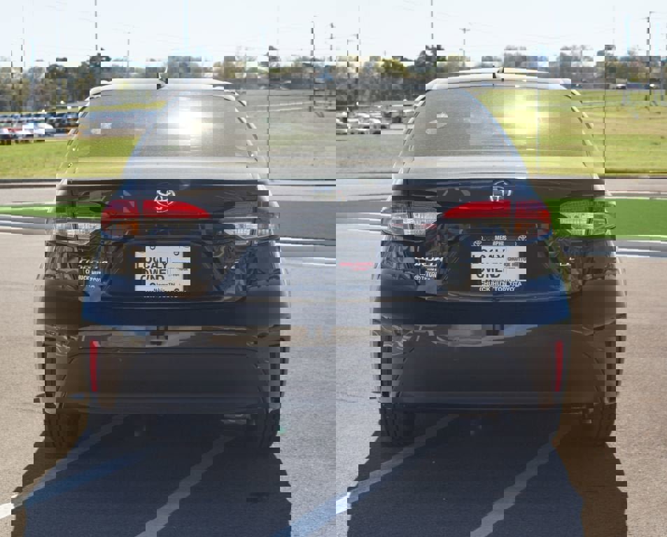 Used 2024 Toyota Corolla LE image 3