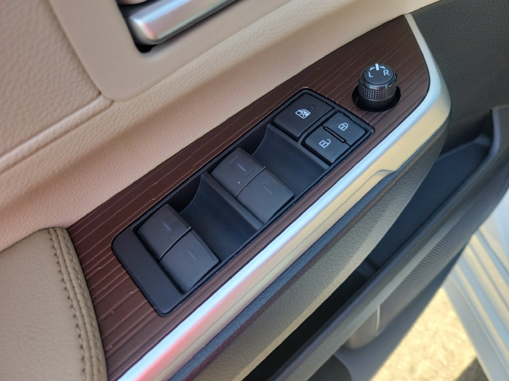 Used 2022 Toyota Sienna XLE FWD image 13