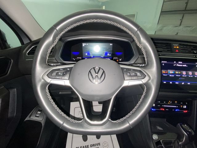 Used 2022 Volkswagen Tiguan SE AWD/4WD image 14