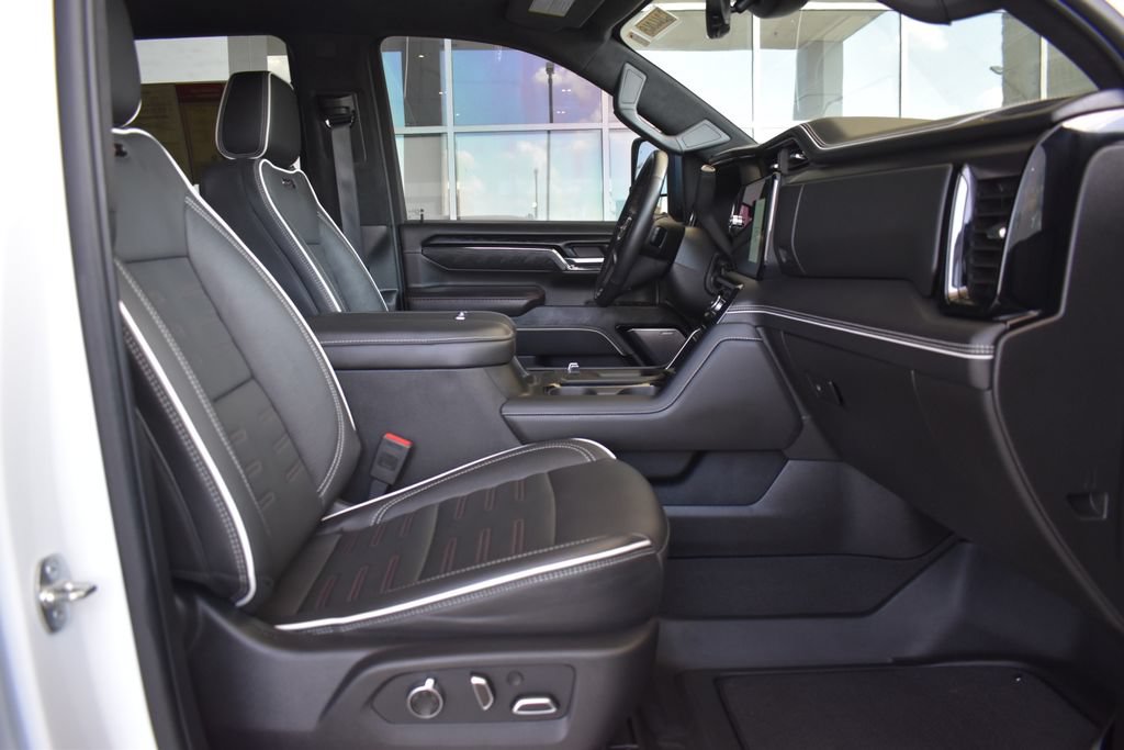 Used 2024 GMC Sierra 2500 AT4X AWD/4WD image 5