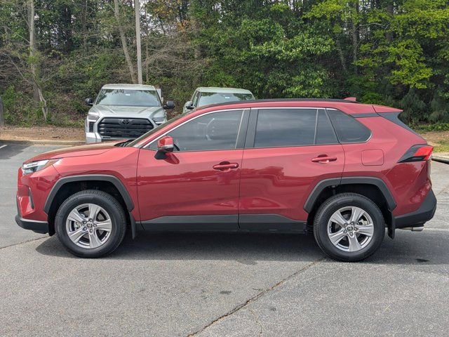 Used 2025 Toyota RAV4 XLE w/ Convenience Package image 4