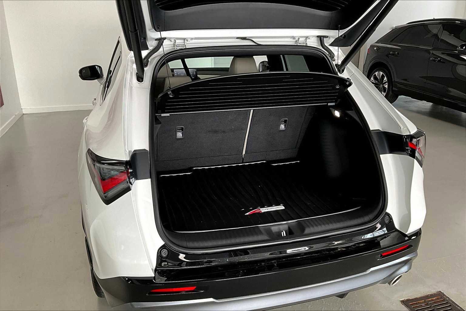Used 2025 Acura ADX A-Spec image 17