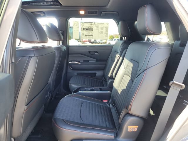 New 2026 Nissan Pathfinder Rock Creek w/ Rock Creek Premium Package AWD/4WD image 7