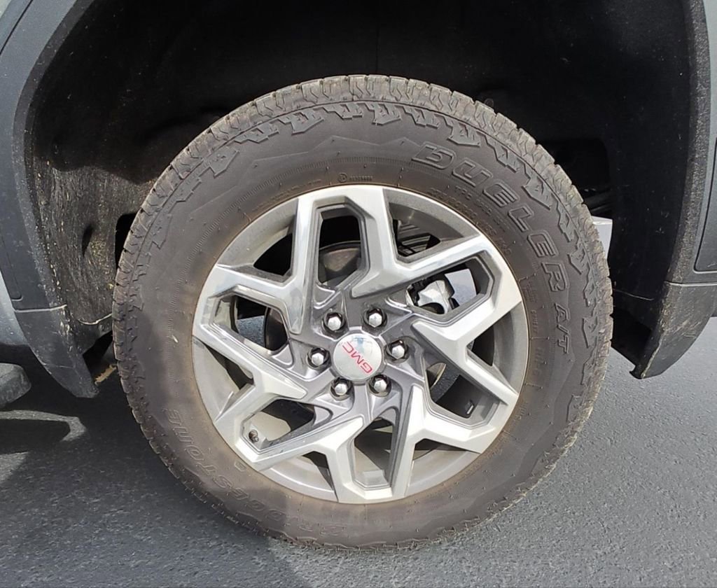 Used 2025 GMC Sierra 1500 SLT w/ SLT Premium Package image 3