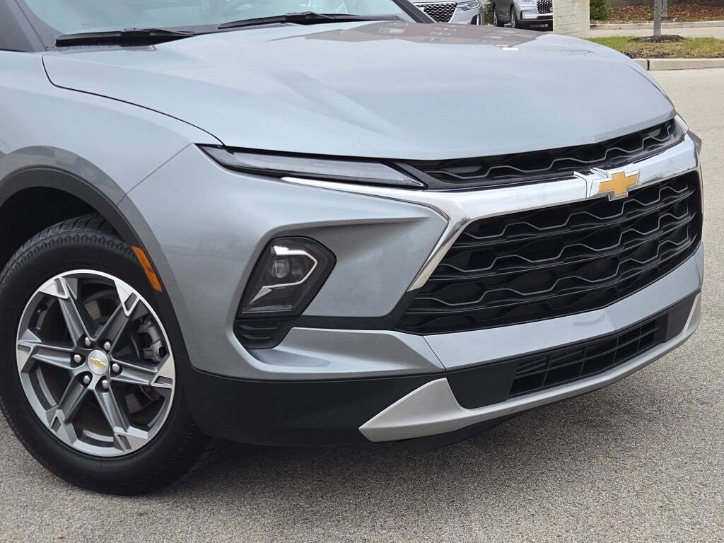 Used 2023 Chevrolet Blazer LT w/ Driver Confidence Package image 2