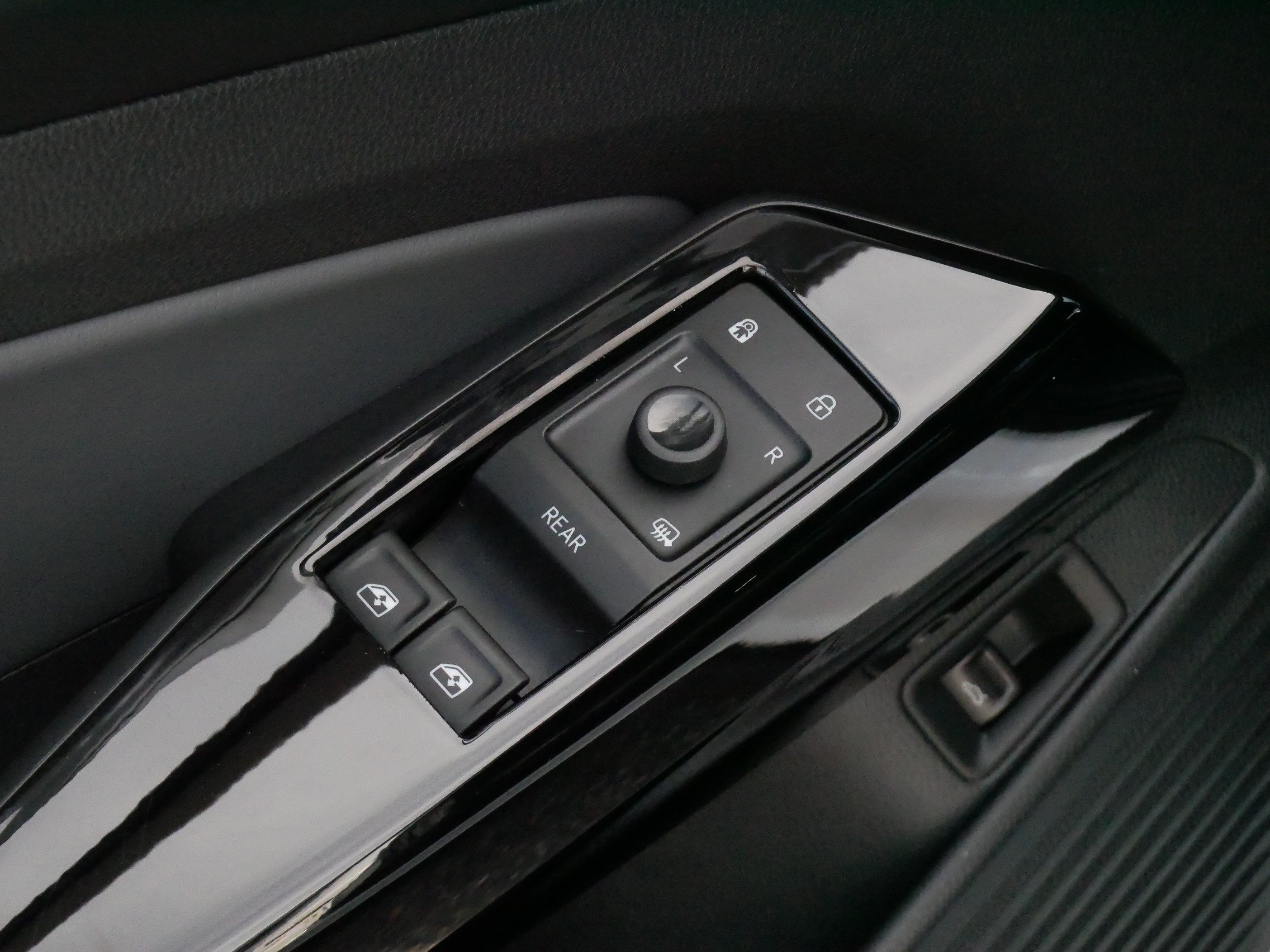 Certified 2023 Volkswagen ID.4 Pro S Plus AWD/4WD image 19