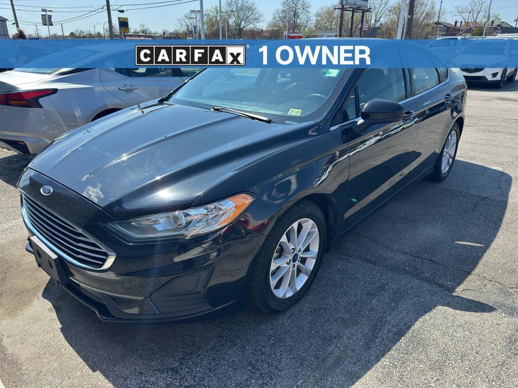 Used 2020 Ford Fusion SE image 1