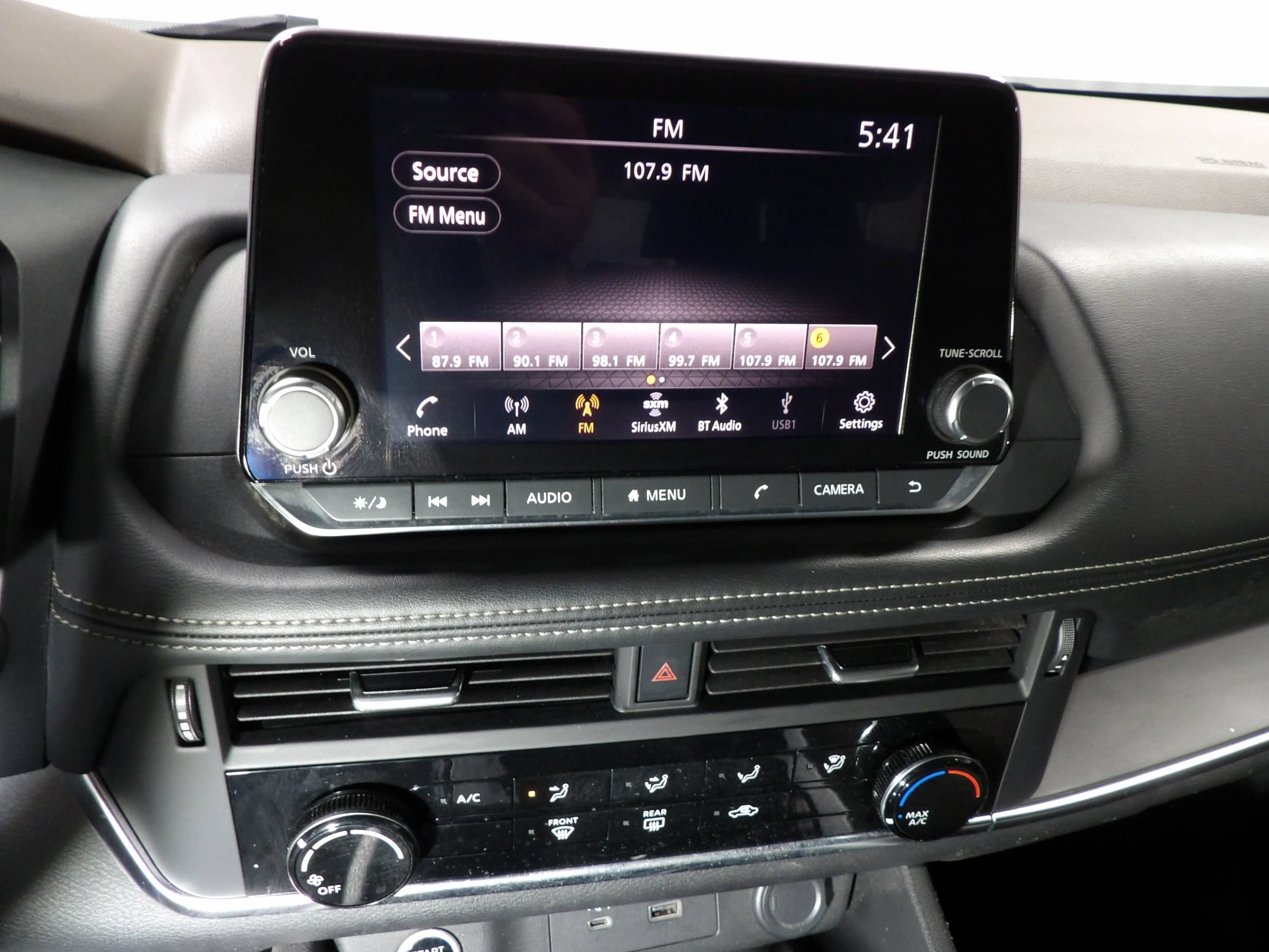 Used 2022 Nissan Rogue S FWD image 15