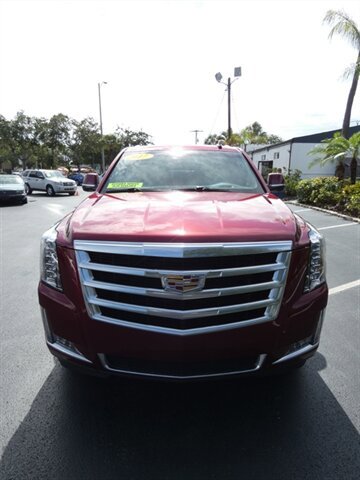 Used 2017 Cadillac Escalade ESV Luxury RWD image 5