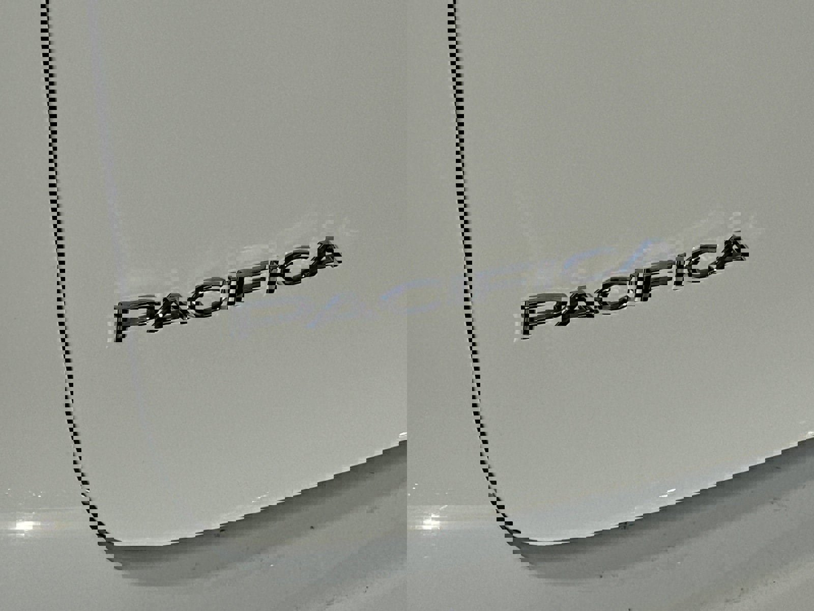 Used 2024 Chrysler Pacifica Touring-L image 32